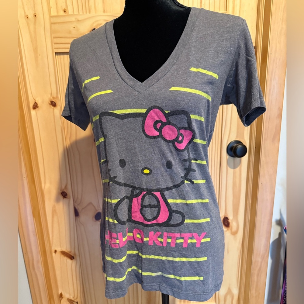 ❤️Mighty Fine Hello Kitty Gray and Pink T-Shirt, L